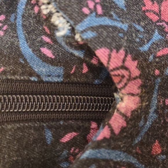 USED BANANA REPUBLIC SIZE 0 PRINT DRESS HAS HOLE IN CENTER AS SEEN IN PHOTOS - Picture 4 of 10